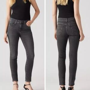 Levi’s 311 Shaping Skinny Black Tab Jeans